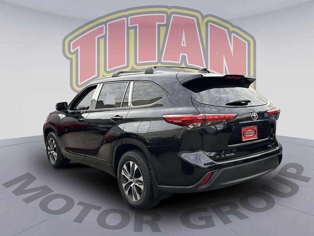 used 2020 Toyota Highlander car, priced at $26,999