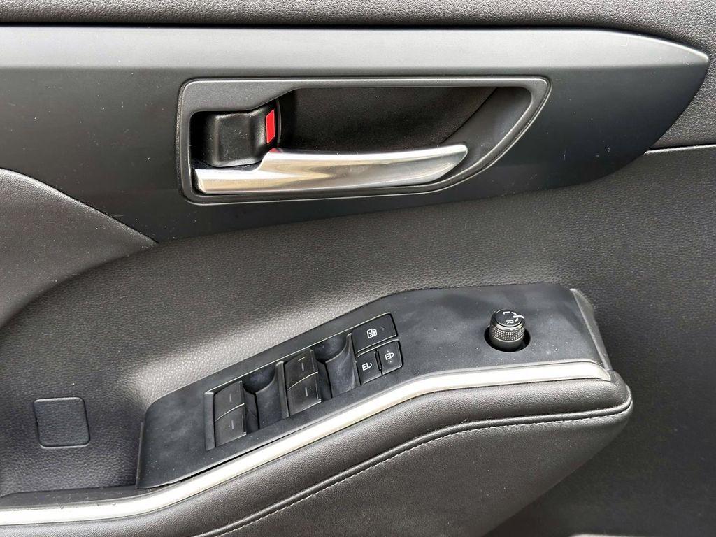 used 2020 Toyota Highlander car, priced at $26,999