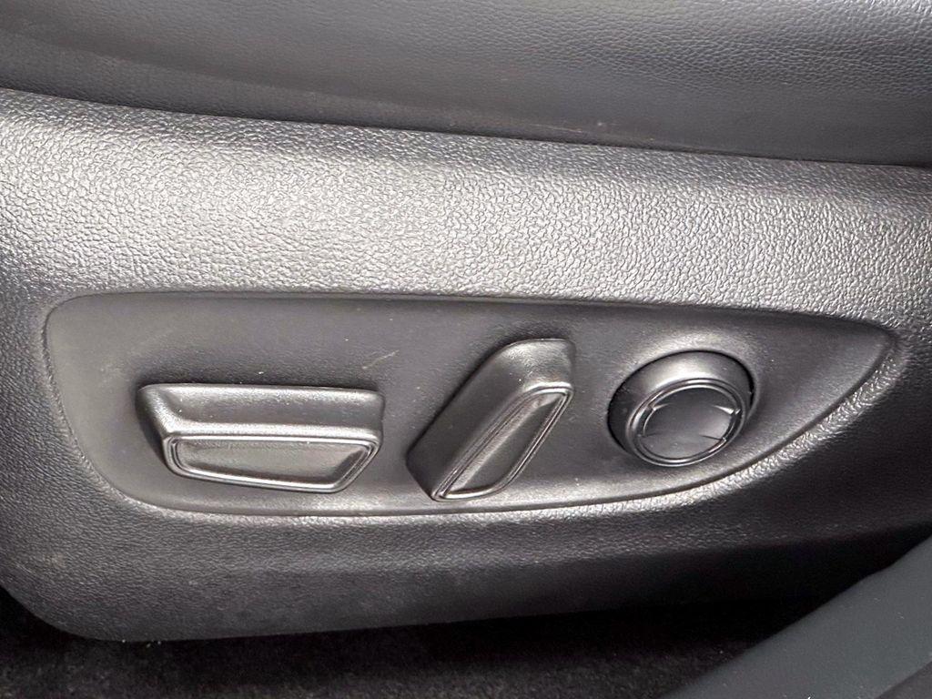 used 2023 Toyota Highlander car, priced at $37,998