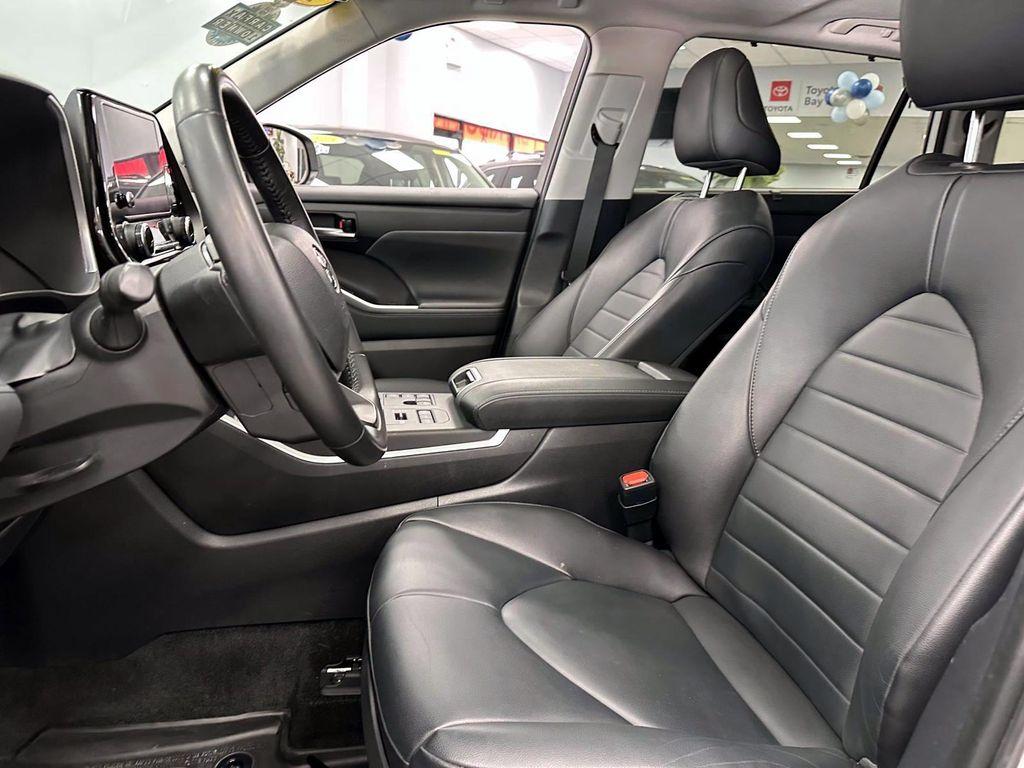 used 2023 Toyota Highlander car, priced at $37,998