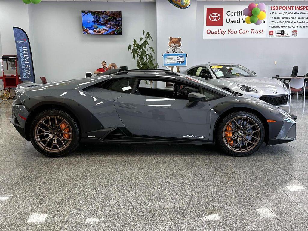 used 2024 Lamborghini Huracan Sterrato car
