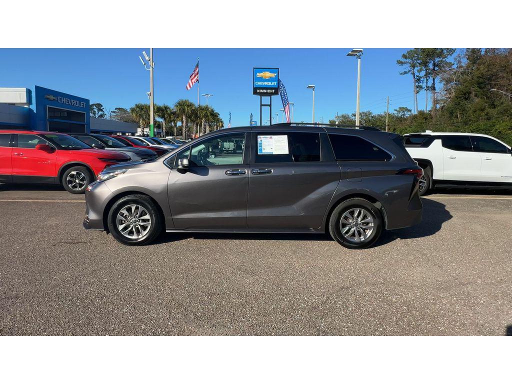 used 2022 Toyota Sienna car, priced at $29,985