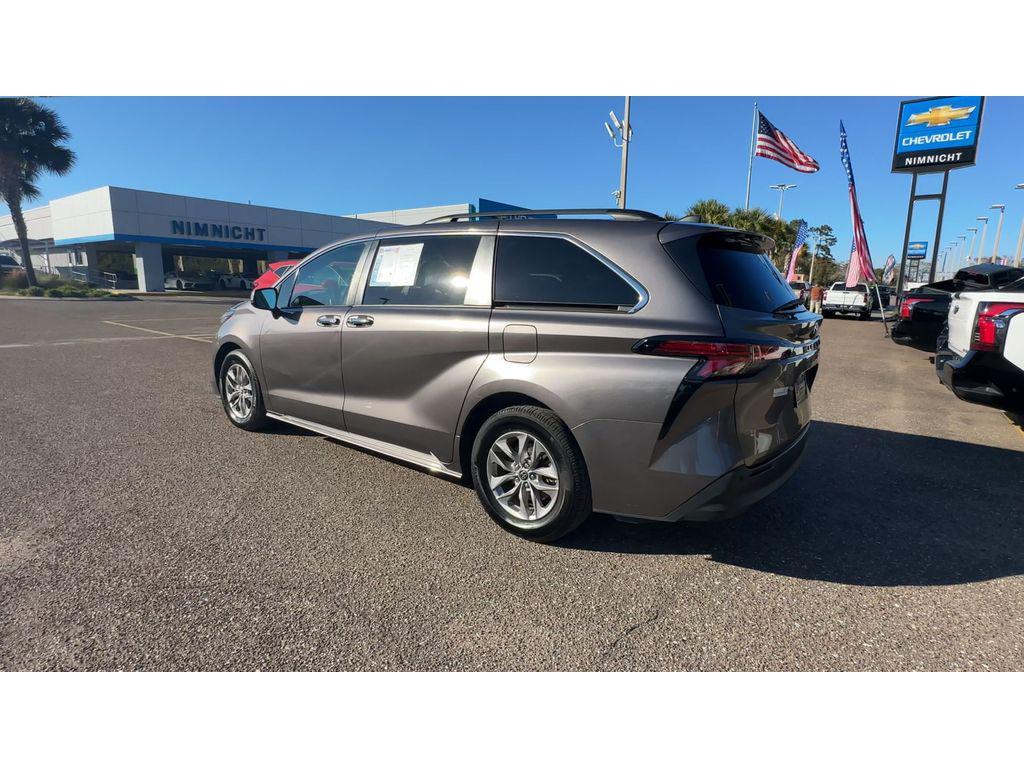 used 2022 Toyota Sienna car, priced at $29,985