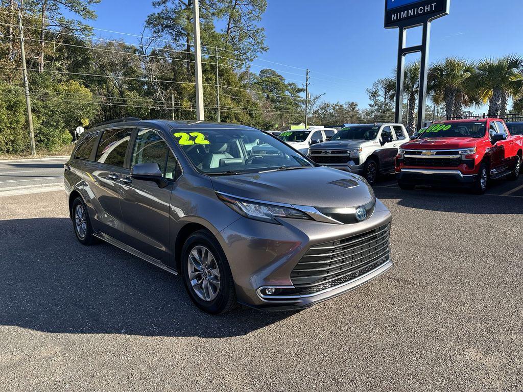 used 2022 Toyota Sienna car, priced at $29,985