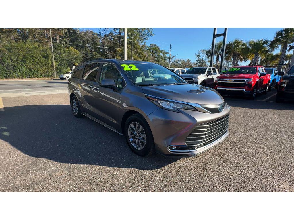 used 2022 Toyota Sienna car, priced at $29,985