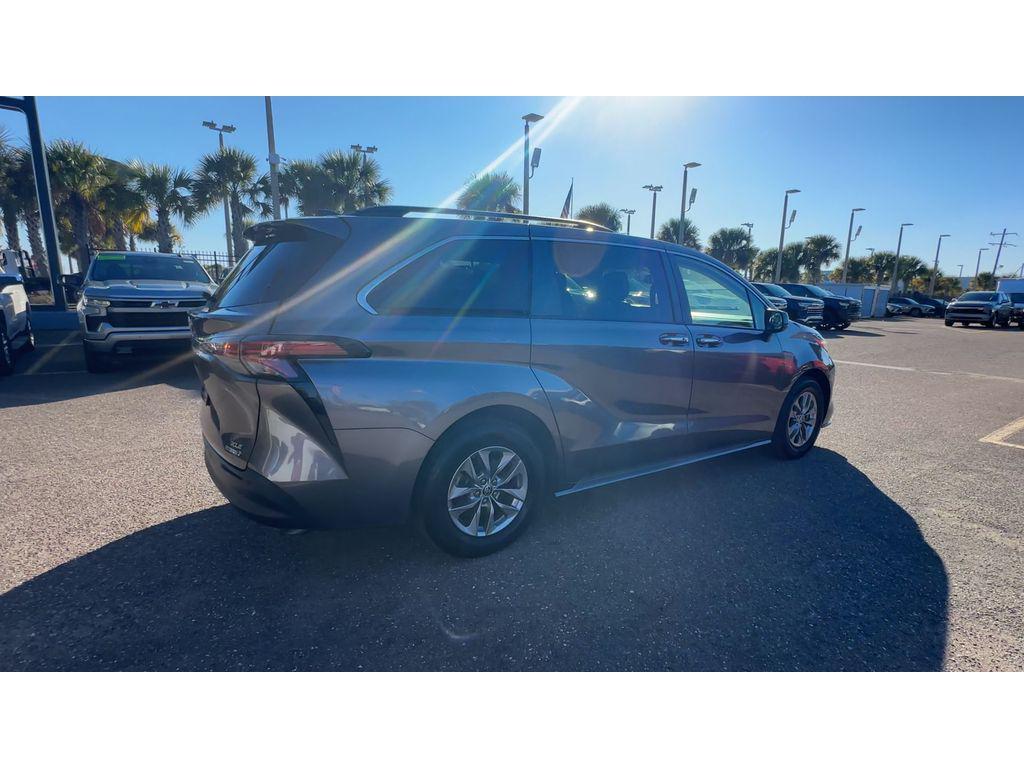 used 2022 Toyota Sienna car, priced at $29,985