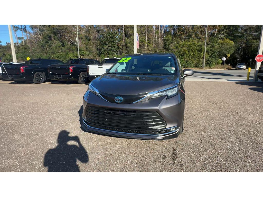 used 2022 Toyota Sienna car, priced at $29,985