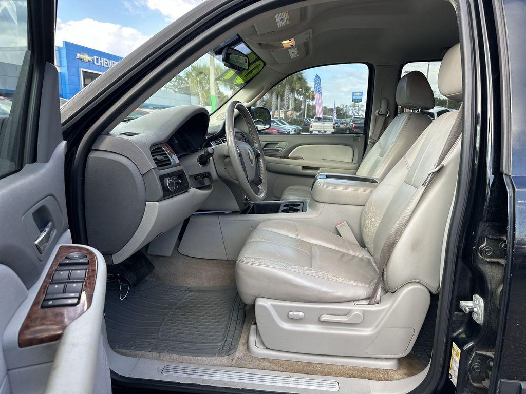 used 2007 Chevrolet Avalanche car, priced at $7,937