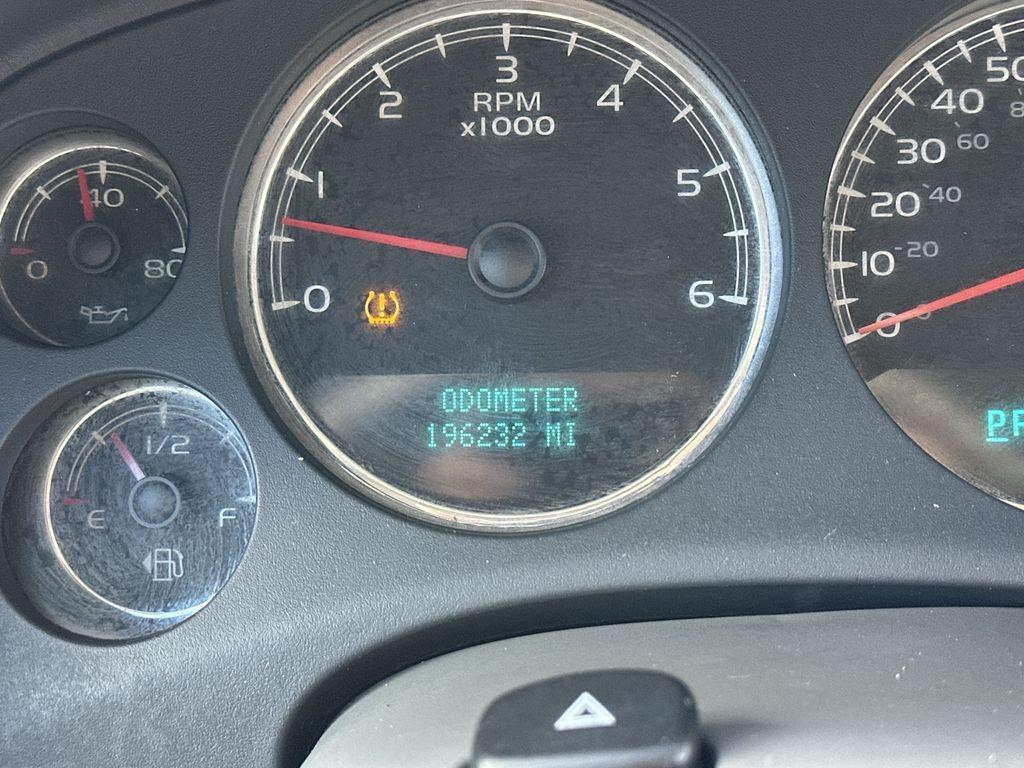 used 2007 Chevrolet Avalanche car, priced at $7,937