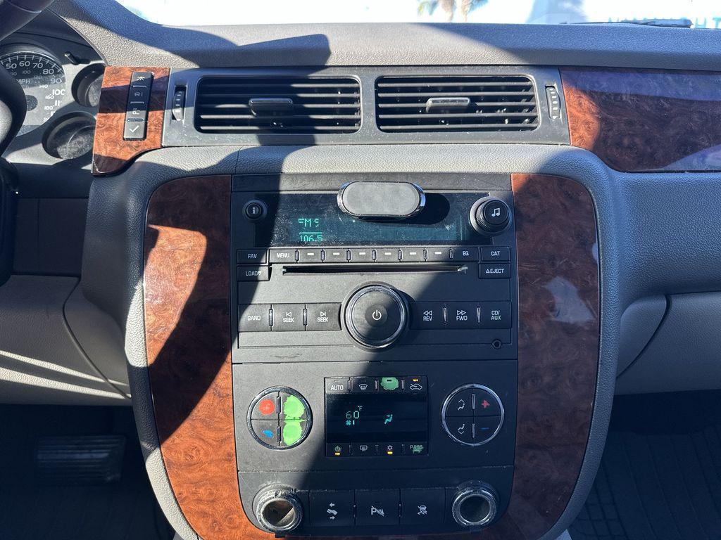 used 2007 Chevrolet Avalanche car, priced at $7,995