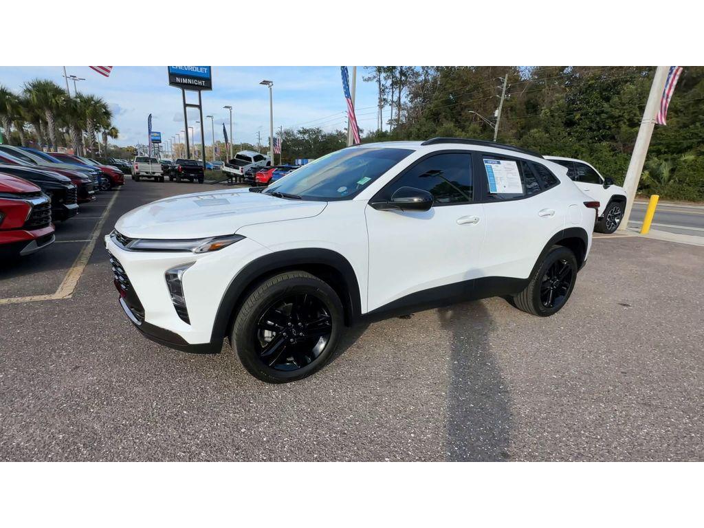 used 2025 Chevrolet Trax car, priced at $22,985