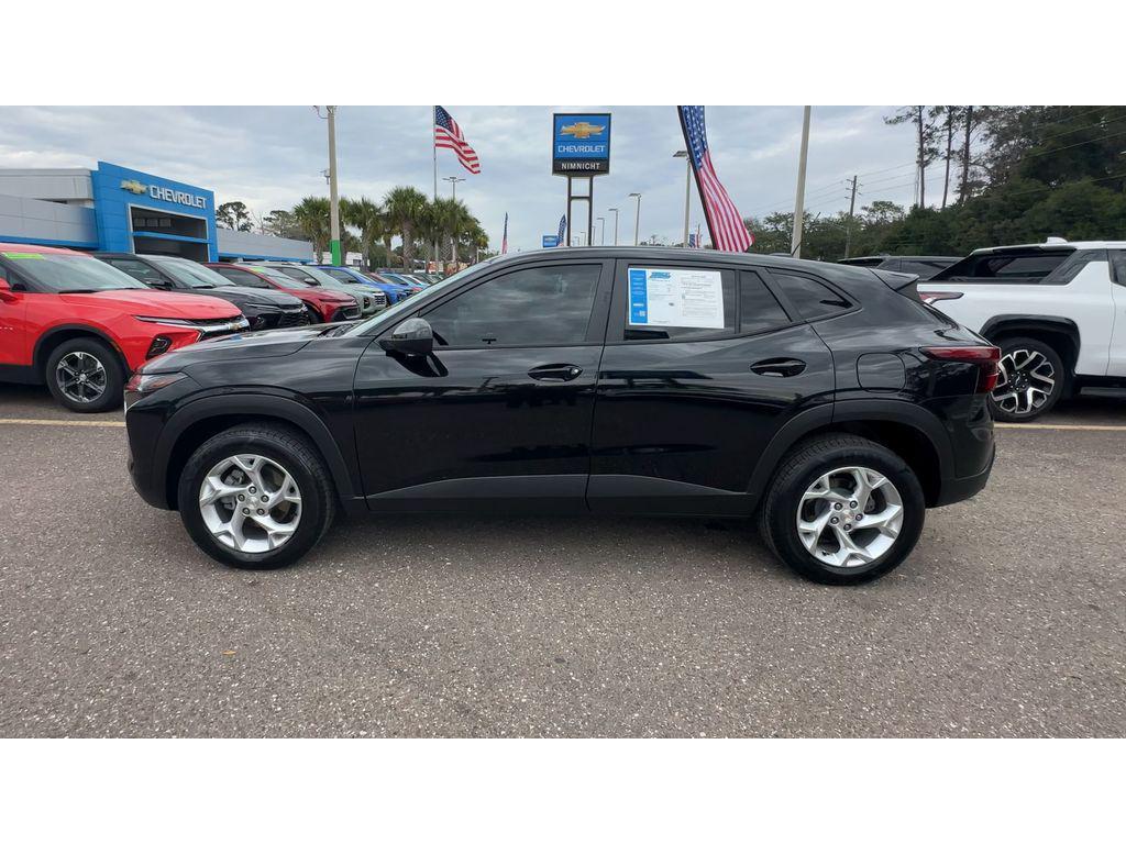 used 2024 Chevrolet Trax car, priced at $17,985