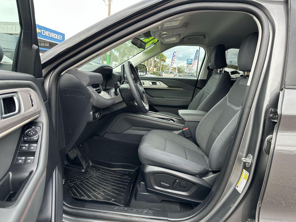 used 2025 Ford Explorer car, priced at $35,985