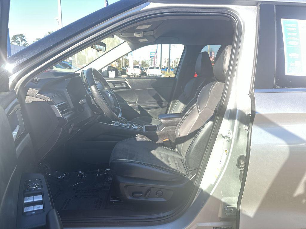 used 2024 Mitsubishi Outlander car, priced at $22,511
