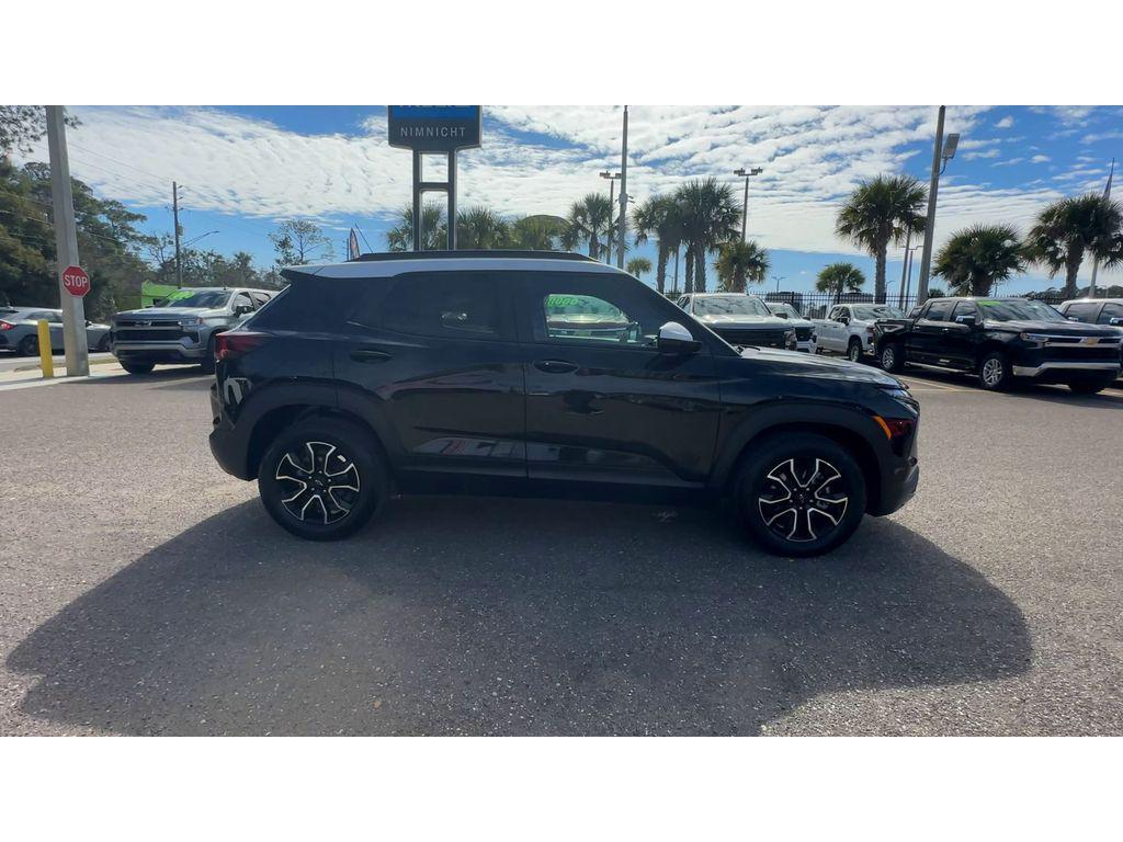 used 2025 Chevrolet TrailBlazer car, priced at $27,573