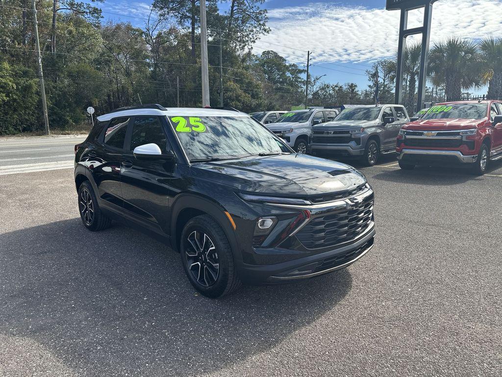 used 2025 Chevrolet TrailBlazer car, priced at $27,573