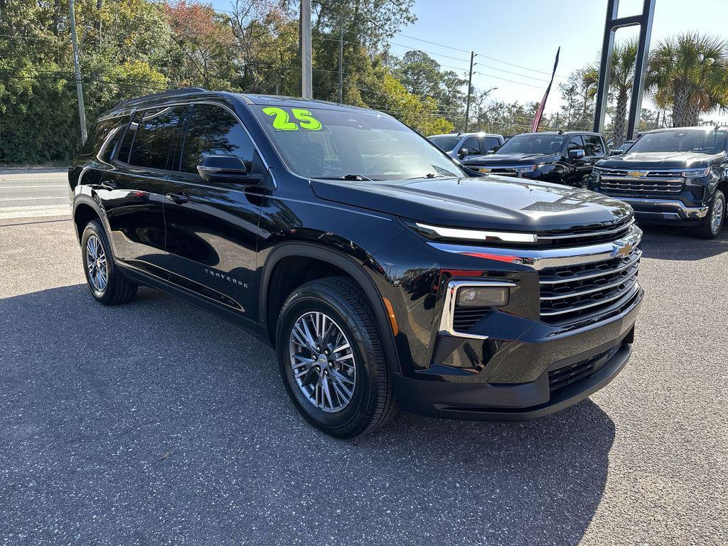 used 2025 Chevrolet Traverse car, priced at $37,667