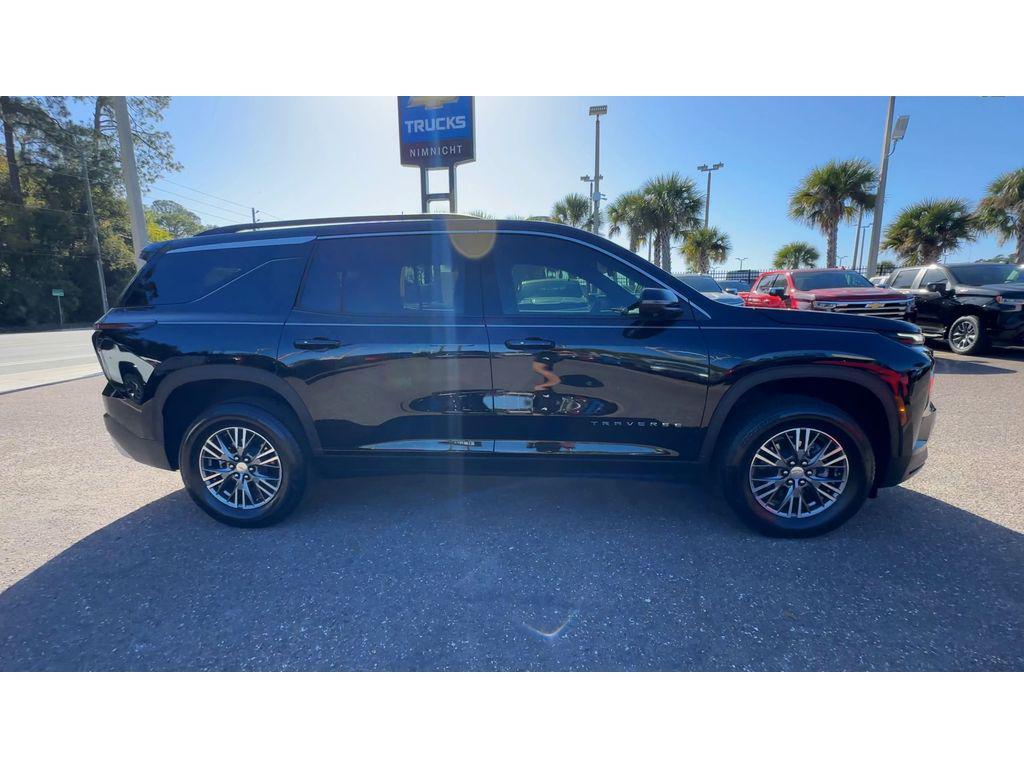 used 2025 Chevrolet Traverse car, priced at $37,667