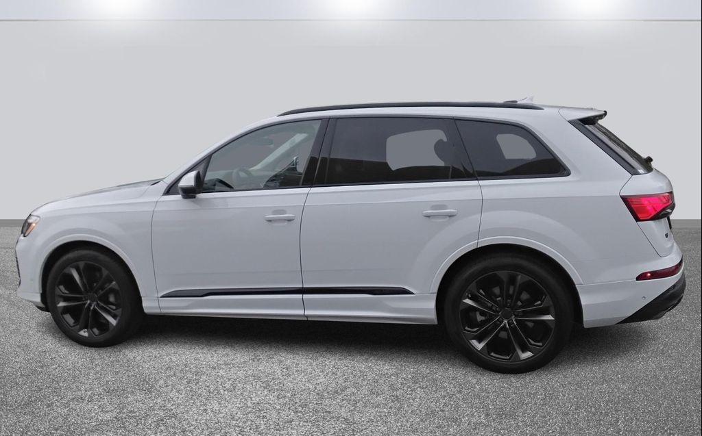 new 2026 Audi Q7 car, priced at $78,295
