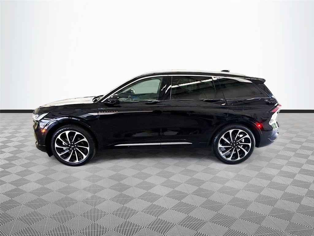 used 2024 Lincoln Nautilus car, priced at $57,500