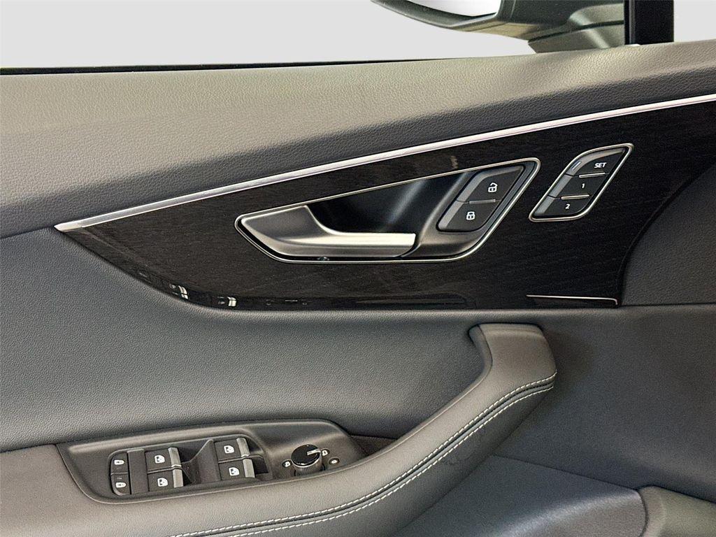 new 2026 Audi Q7 car, priced at $79,808
