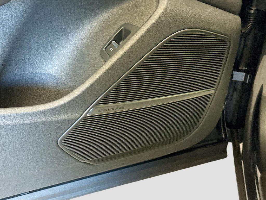 new 2026 Audi Q7 car, priced at $78,845