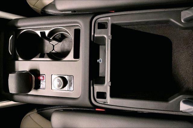 used 2025 Land Rover Discovery car, priced at $52,892