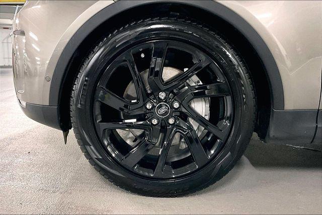 used 2025 Land Rover Discovery car, priced at $52,892