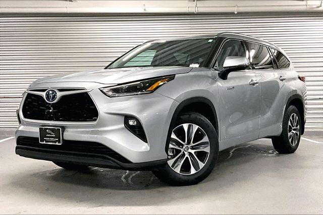 used 2021 Toyota Highlander Hybrid car, priced at $33,998