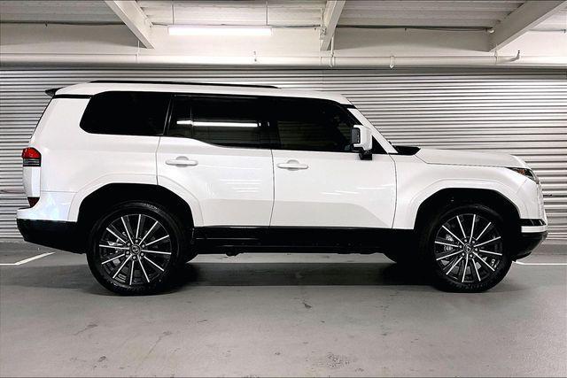 used 2025 Lexus GX 550 car, priced at $90,947