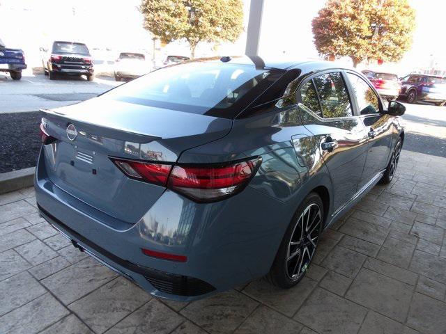 2025 Atlantic Gray Metallic/Super Black Nissan Sentra