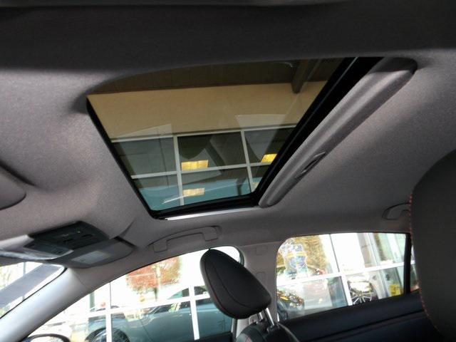2025 Atlantic Gray Metallic/Super Black Nissan Sentra
