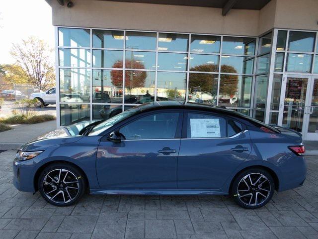 2025 Atlantic Gray Metallic/Super Black Nissan Sentra