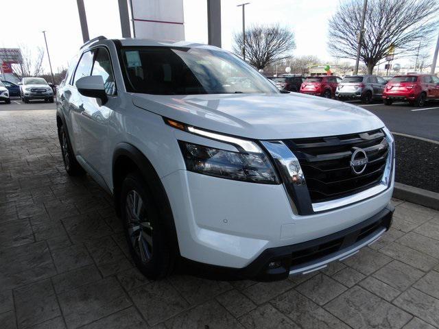new 2025 Nissan Pathfinder car, priced at $38,602