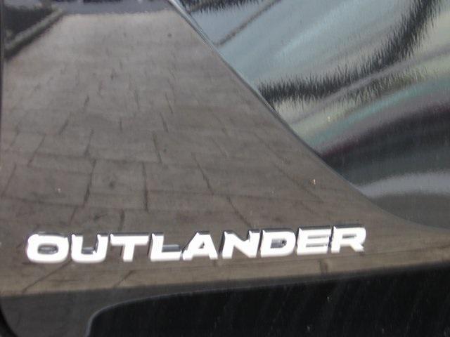 new 2025 Mitsubishi Outlander car, priced at $33,180