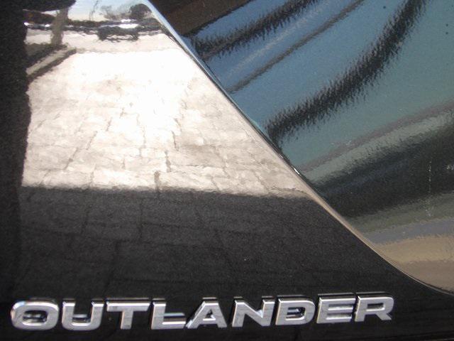 new 2025 Mitsubishi Outlander car, priced at $33,539