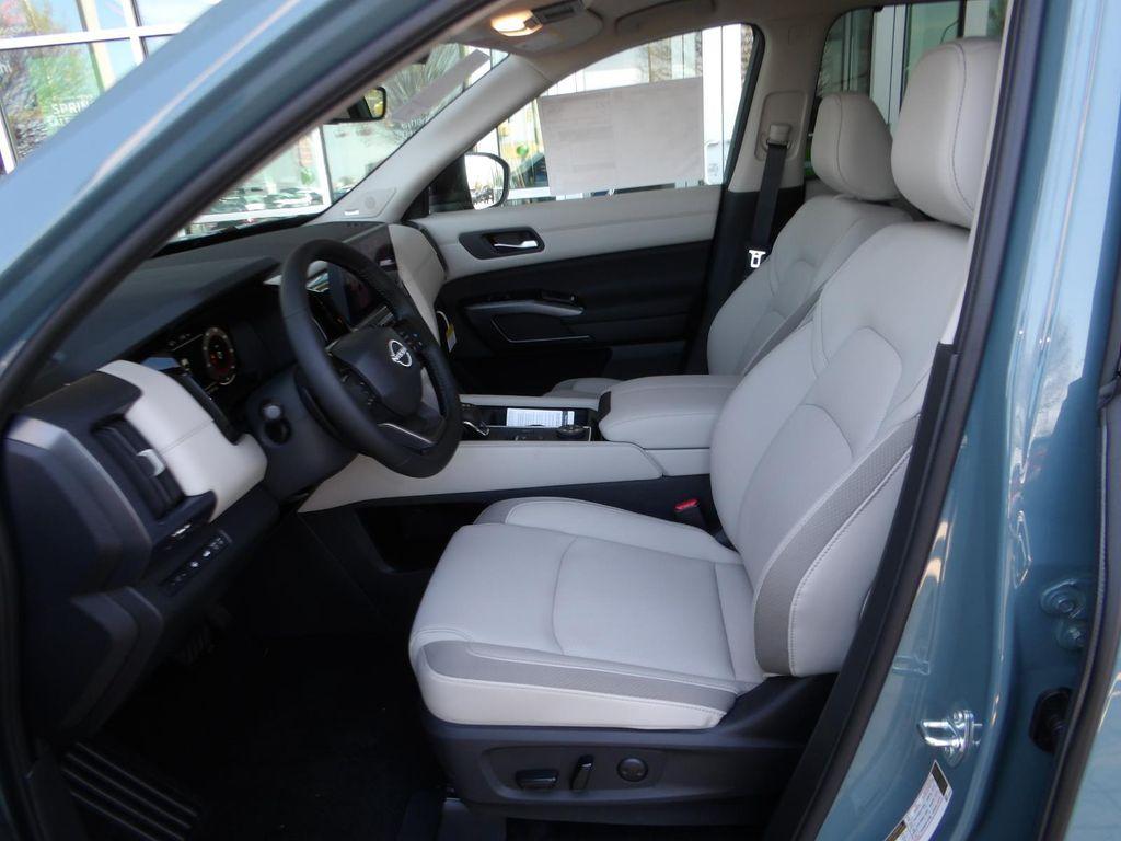 new 2026 Nissan Pathfinder car, priced at $45,447