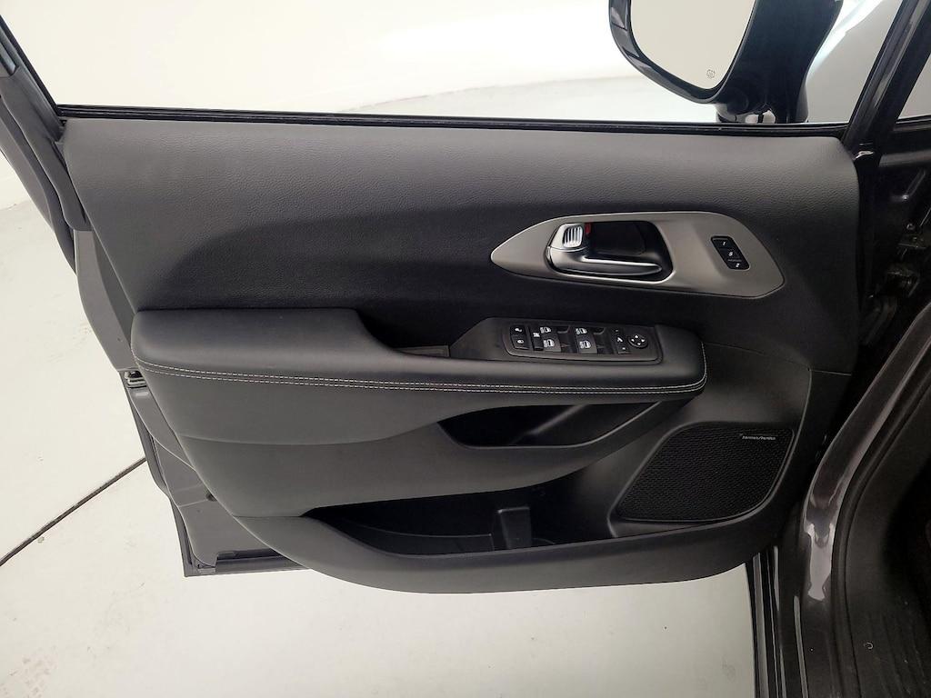 used 2023 Chrysler Pacifica car, priced at $40,998