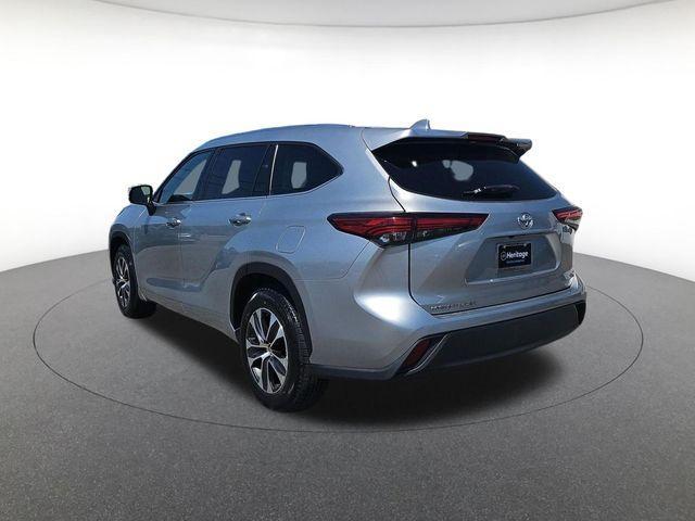 used 2021 Toyota Highlander car, priced at $23,000