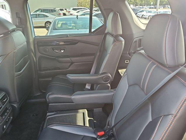 used 2025 Honda Pilot car, priced at $46,877