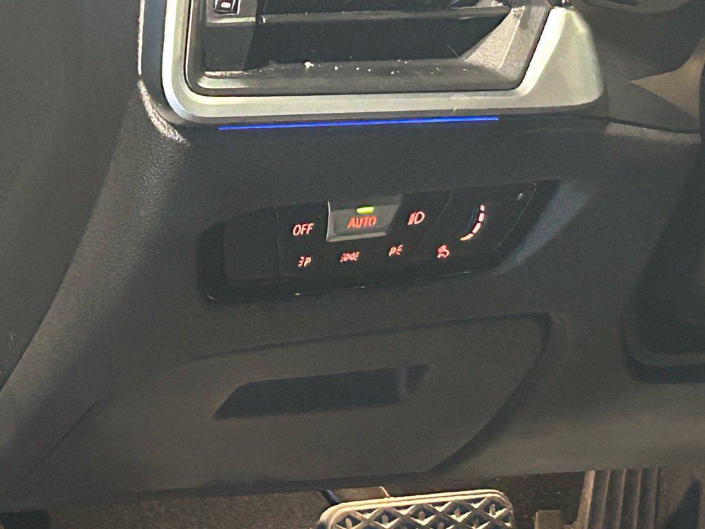 BMW 3 Series view 33