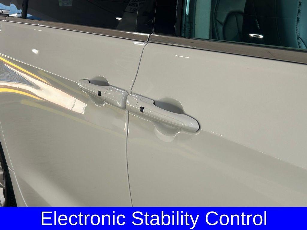 used 2024 Chrysler Pacifica car, priced at $28,846