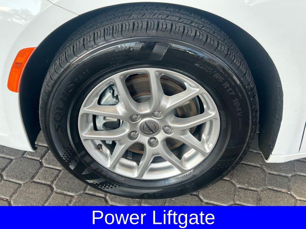 used 2024 Chrysler Pacifica car, priced at $28,846