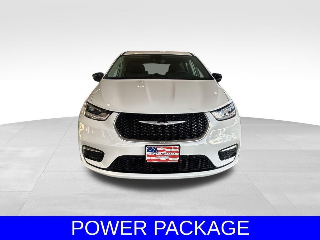 used 2024 Chrysler Pacifica car, priced at $28,846