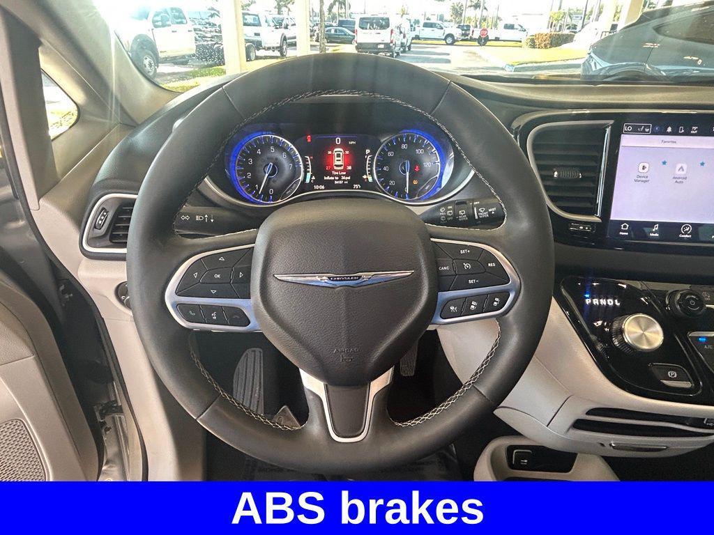 used 2024 Chrysler Pacifica car, priced at $27,746