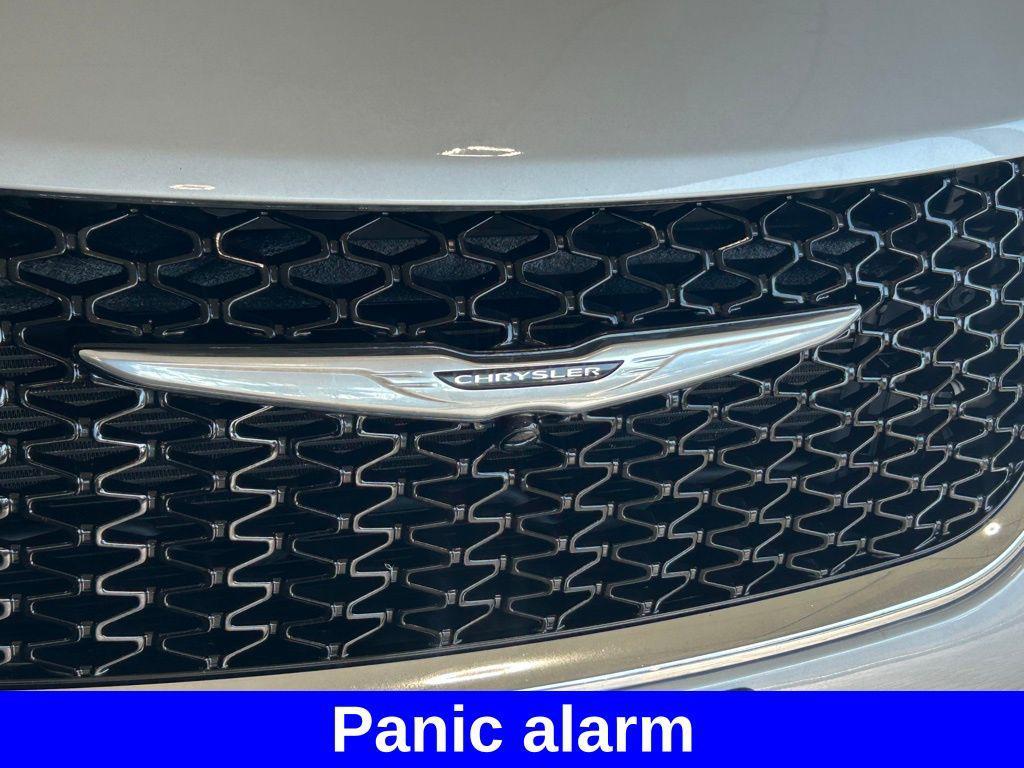 used 2024 Chrysler Pacifica car, priced at $27,746
