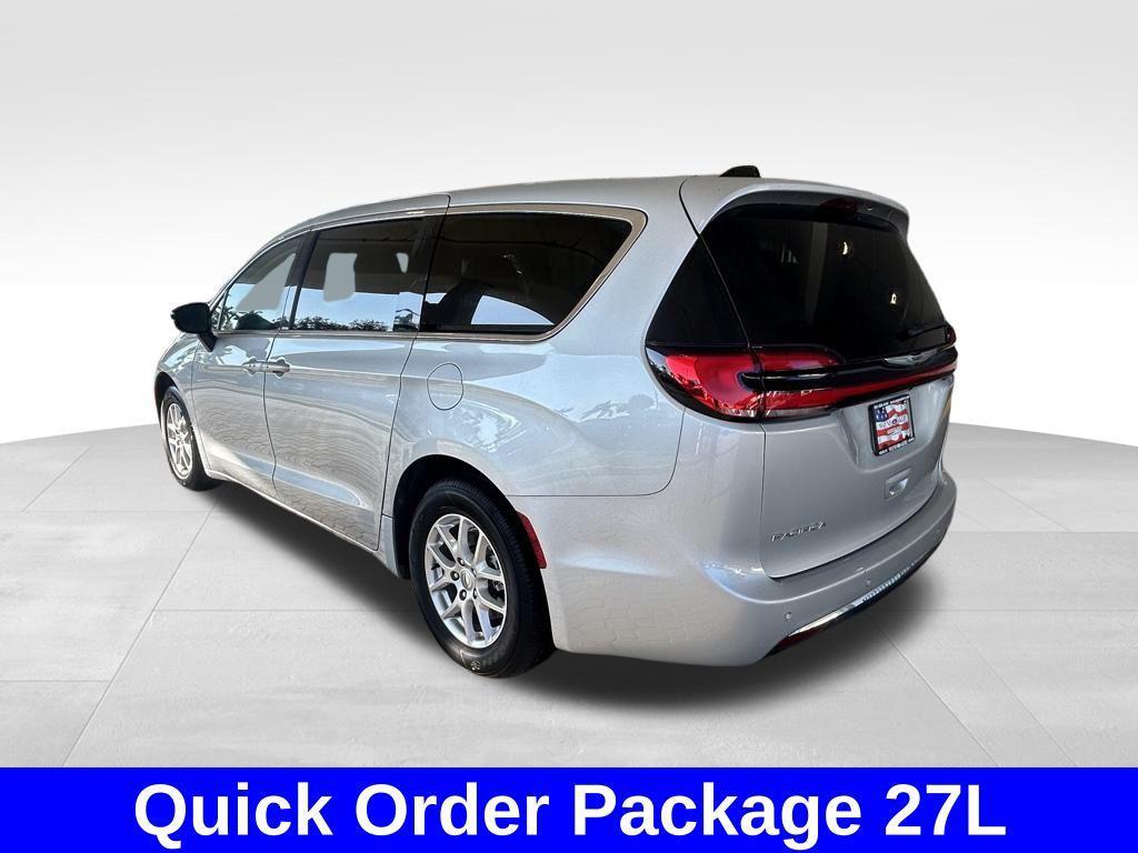 used 2024 Chrysler Pacifica car, priced at $27,746
