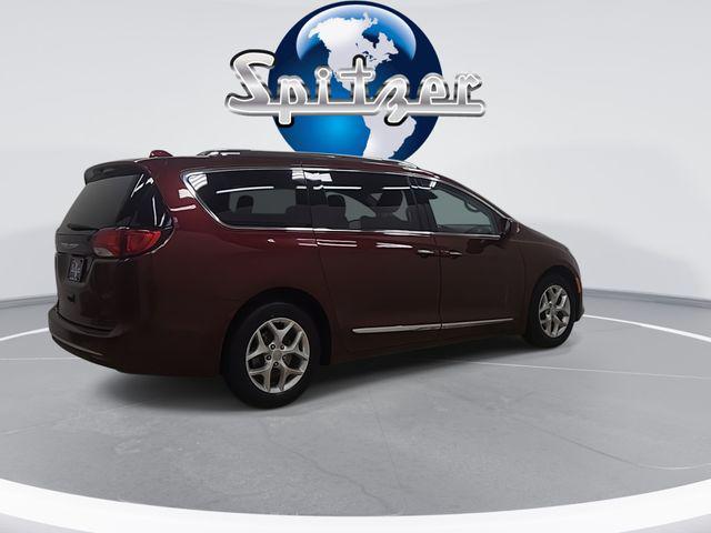 used 2020 Chrysler Pacifica car, priced at $13,995