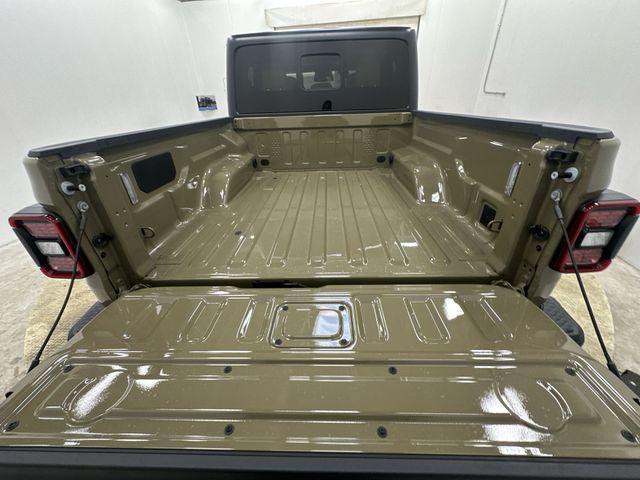 new 2026 Jeep Gladiator car, priced at $48,704