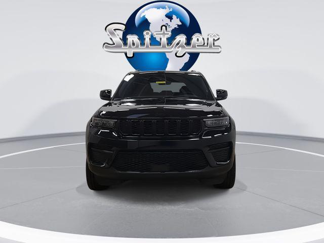 new 2025 Jeep Grand Cherokee car, priced at $41,422